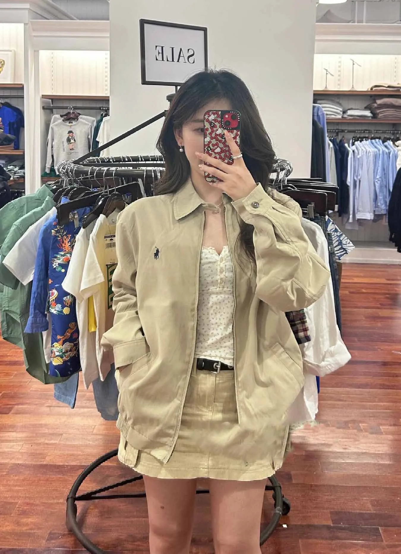 P306 💰Ralph Lauren/Ralph Lauren American vintage classic lapel old cadre retro jacket. Classic design. Timeless classic. The cotton fabric is thick and wide, showing a sense of vintage. The collar and cuffs are decorated with colorful plaid. It looks good on both men and women. Wear it as comfortable as you want. It focuses on relaxed retro YYDS. One piece for both men and women. An indispensable piece for autumn and winter. The most popular jacket at the moment. One hundred percent cotton twill is thick and thick, ⚠️correctly spaced red and green plaid lining, imported high-density embroidery. The Harrington jacket has a loose fit, is short and fat, and is super versatile. It is a clean fit and is suitable for both men and women. Color: Khaki Navy Black Size: M-XXL Size Length Bust Sleeve Length Shoulder Width M 67 110 61 L 68 114 62 XL 70 118 63 2XL 72 122 64